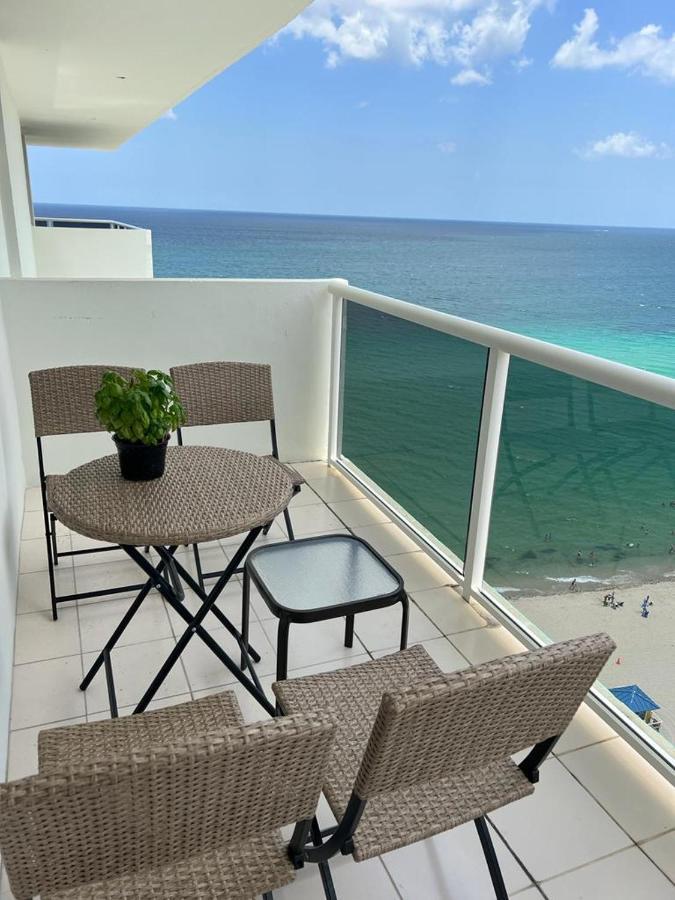 Atlantic Penthouse: Beachfront Luxury with Ocean Views Hollywood Exterior photo