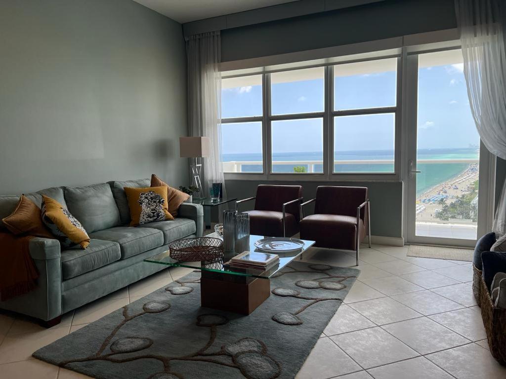 Atlantic Penthouse: Beachfront Luxury with Ocean Views Hollywood Exterior photo